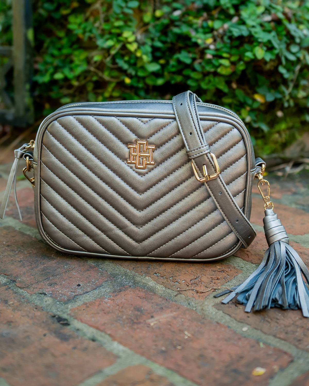 Greer Crossbody Black Pearl VQ