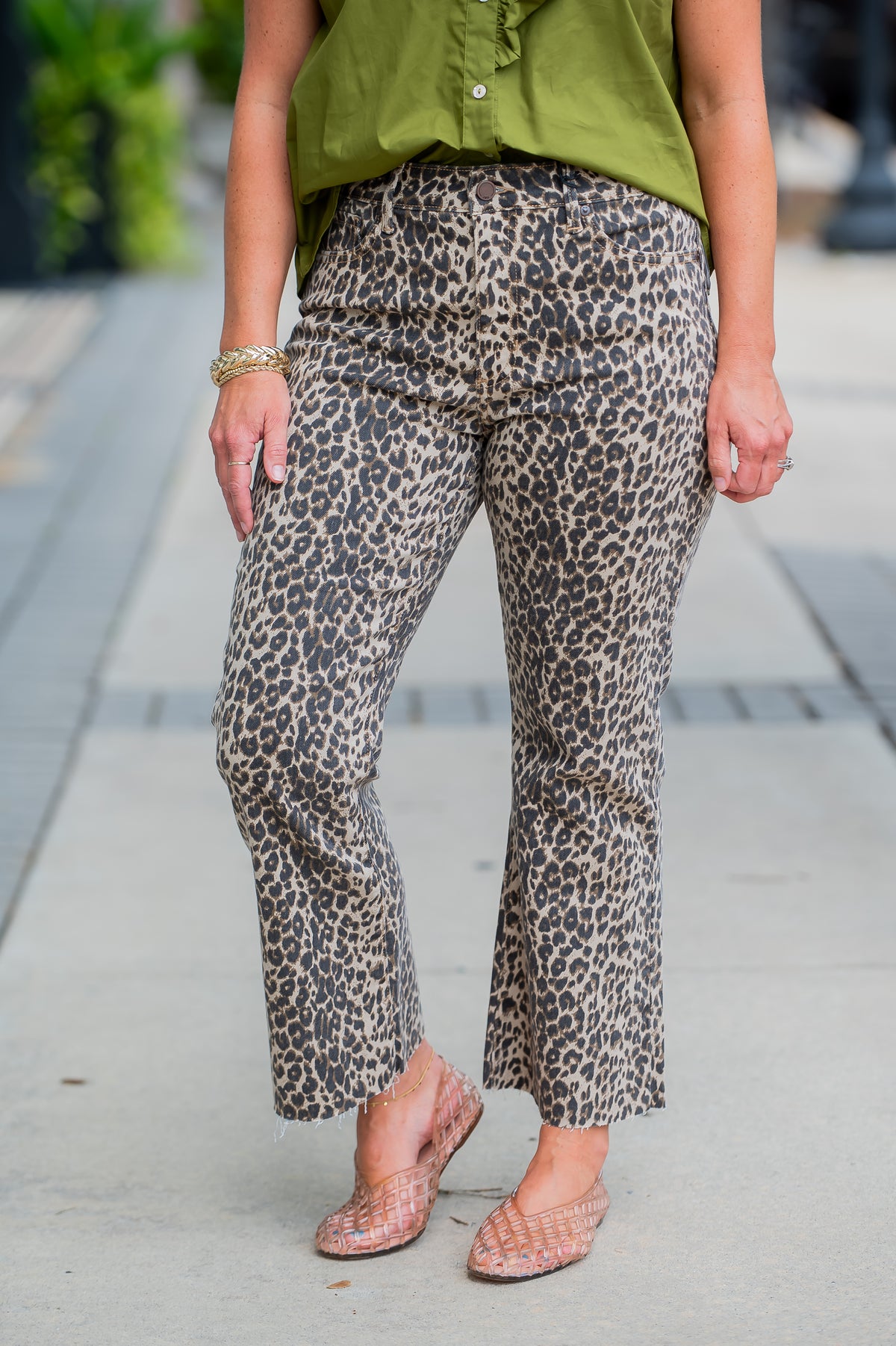 Jesse Crop Flare Raw Hem-Leopard