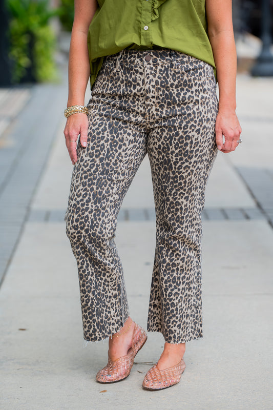 Jesse Crop Flare Raw Hem-Leopard