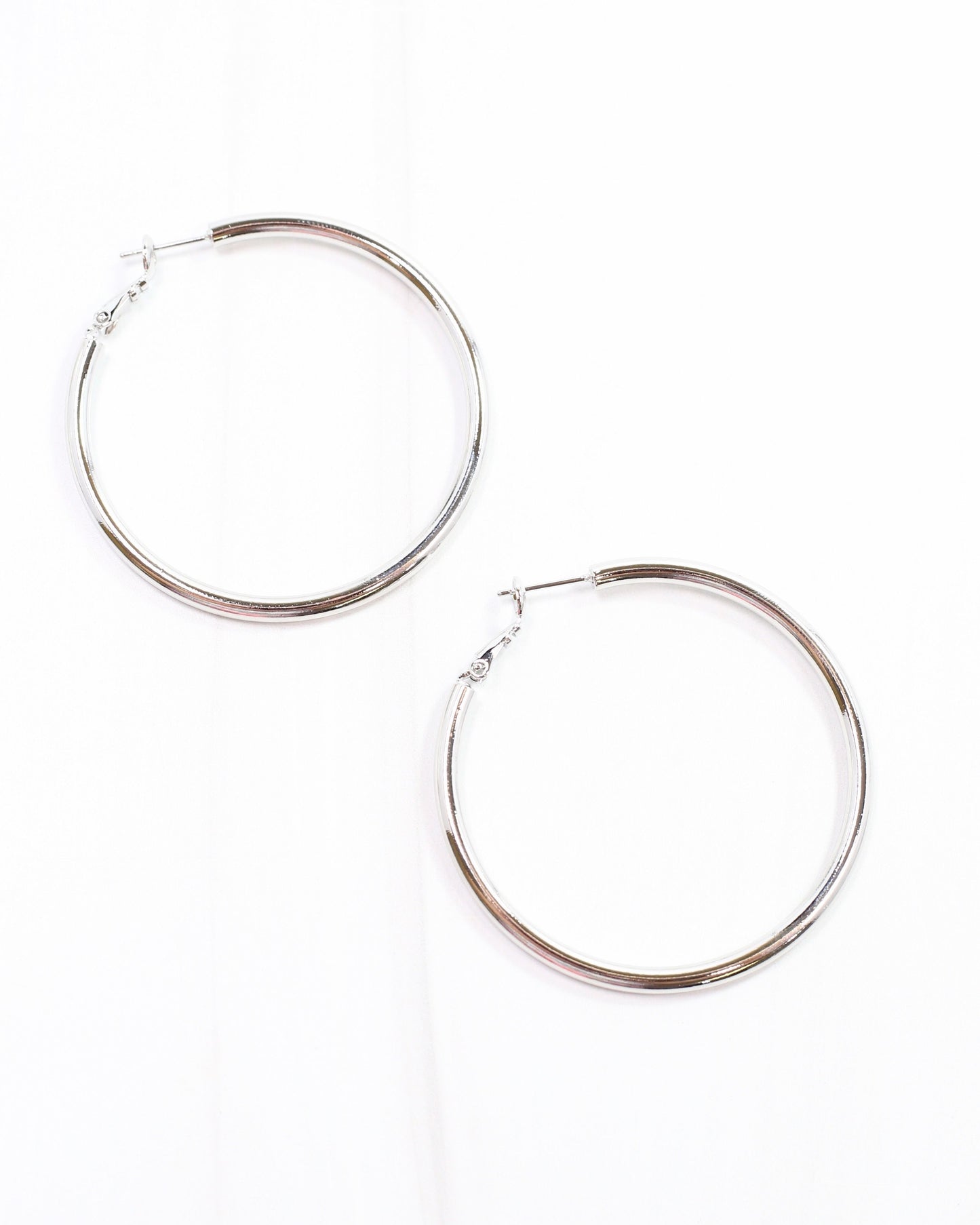 Lucille Hoop Earring Shiny Silver