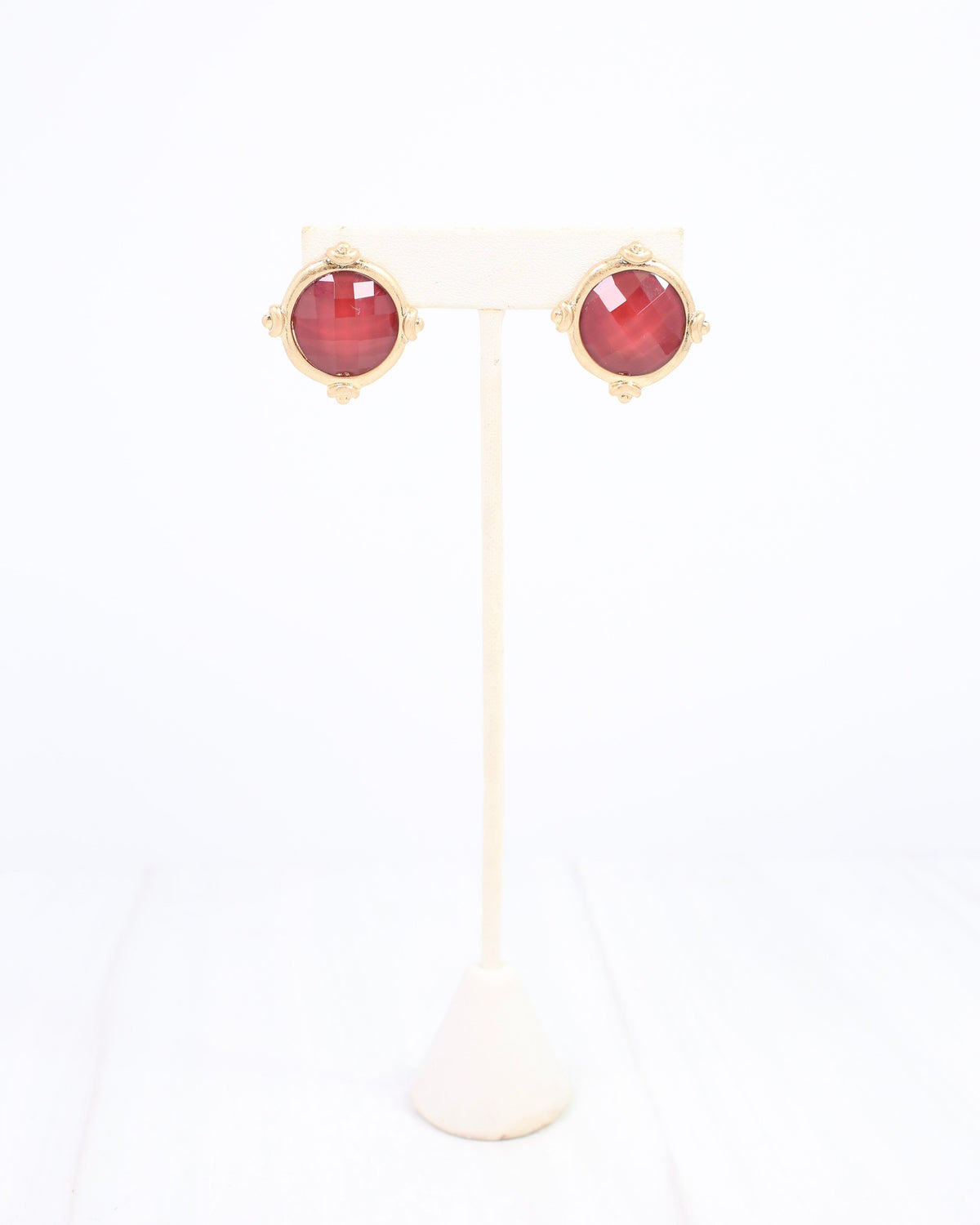 Melani Faceted Stud Earring Burgundy