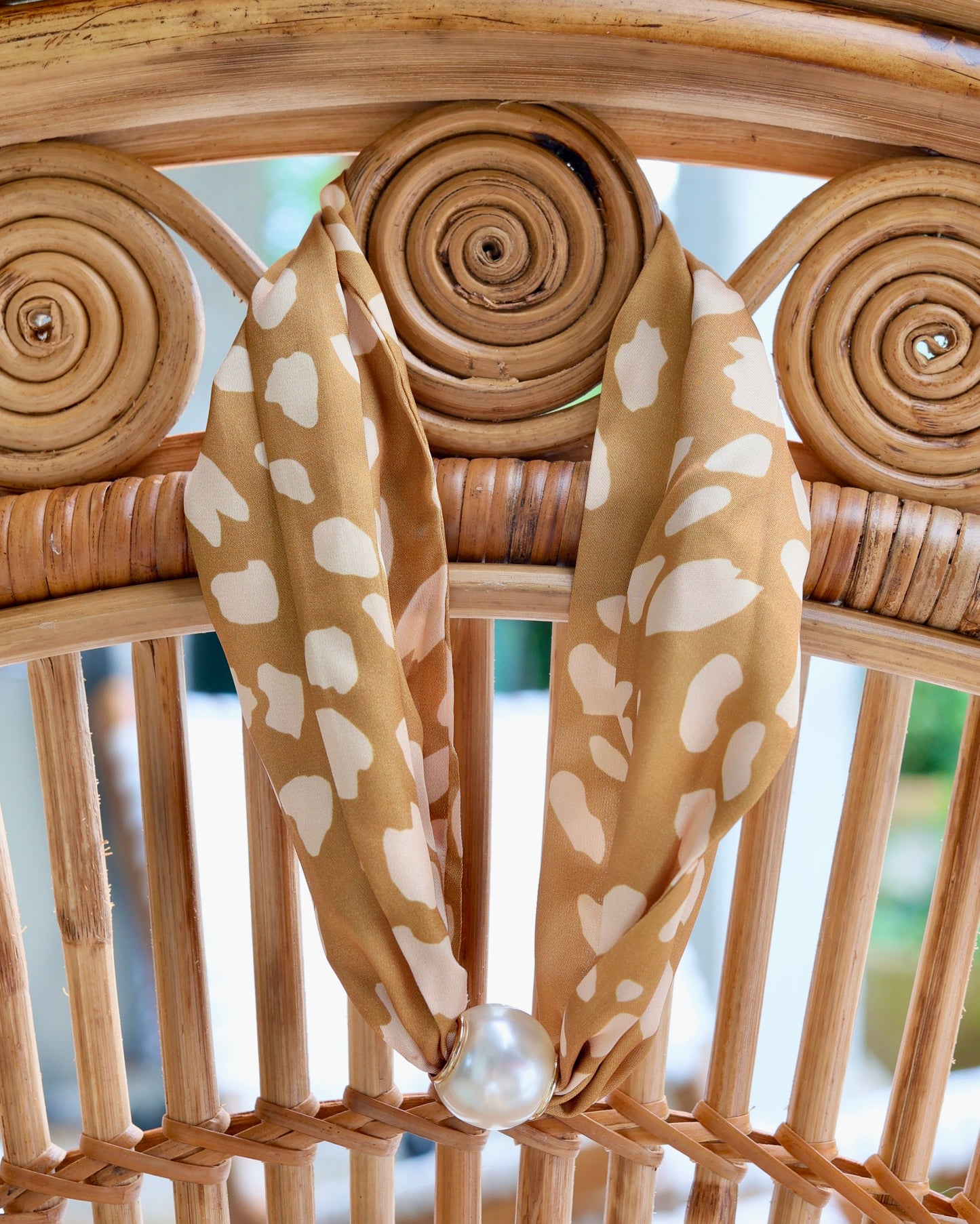 Pammie Magnetic Pearl Scarf Necklace Taupe