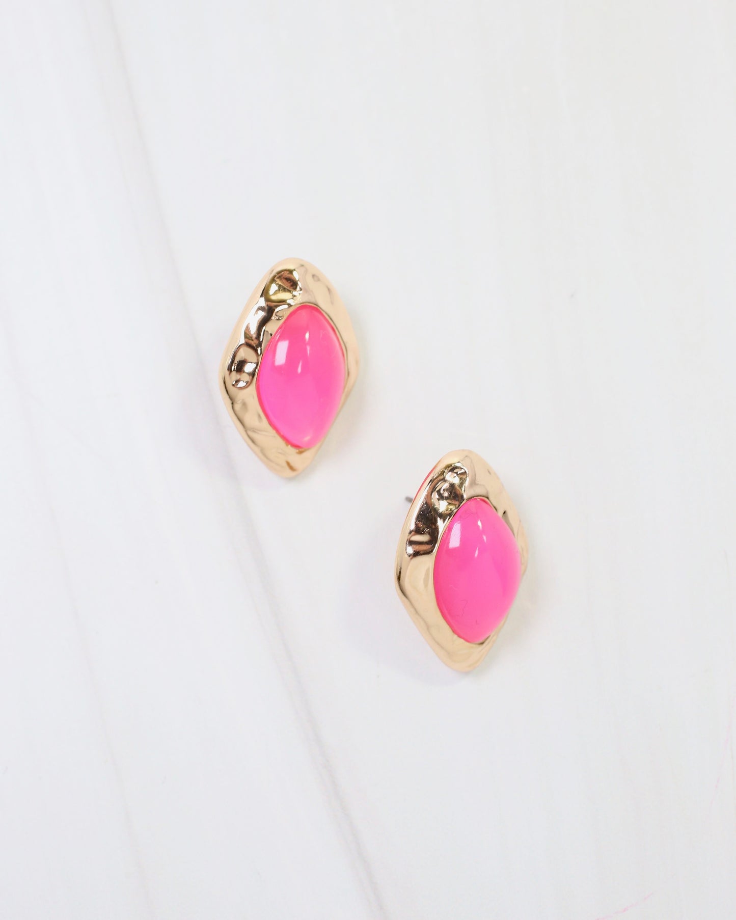 Madrid Hammered Gold Trim Earring Hot Pink