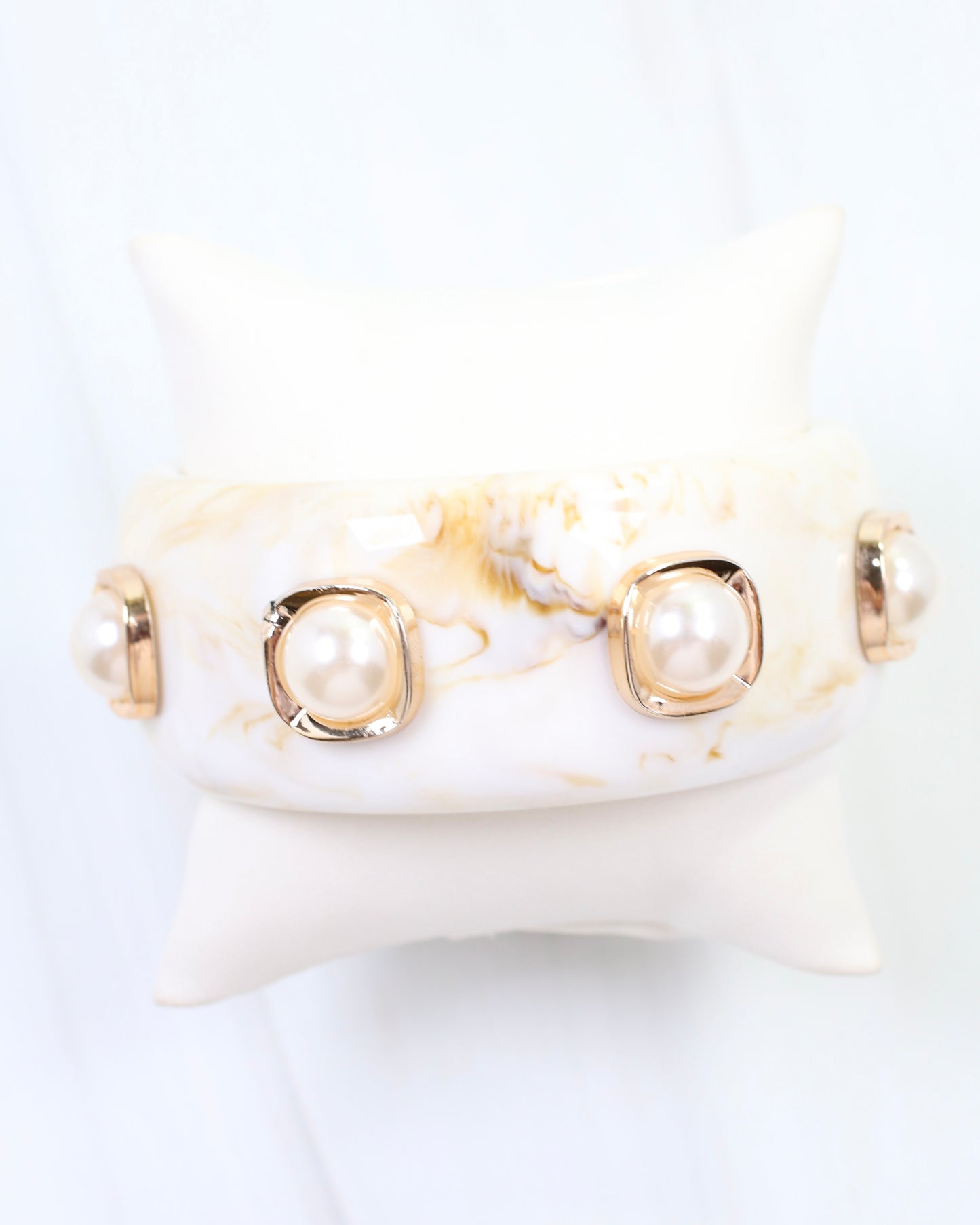 Aida Pearl Bangle Bracelet Ivory