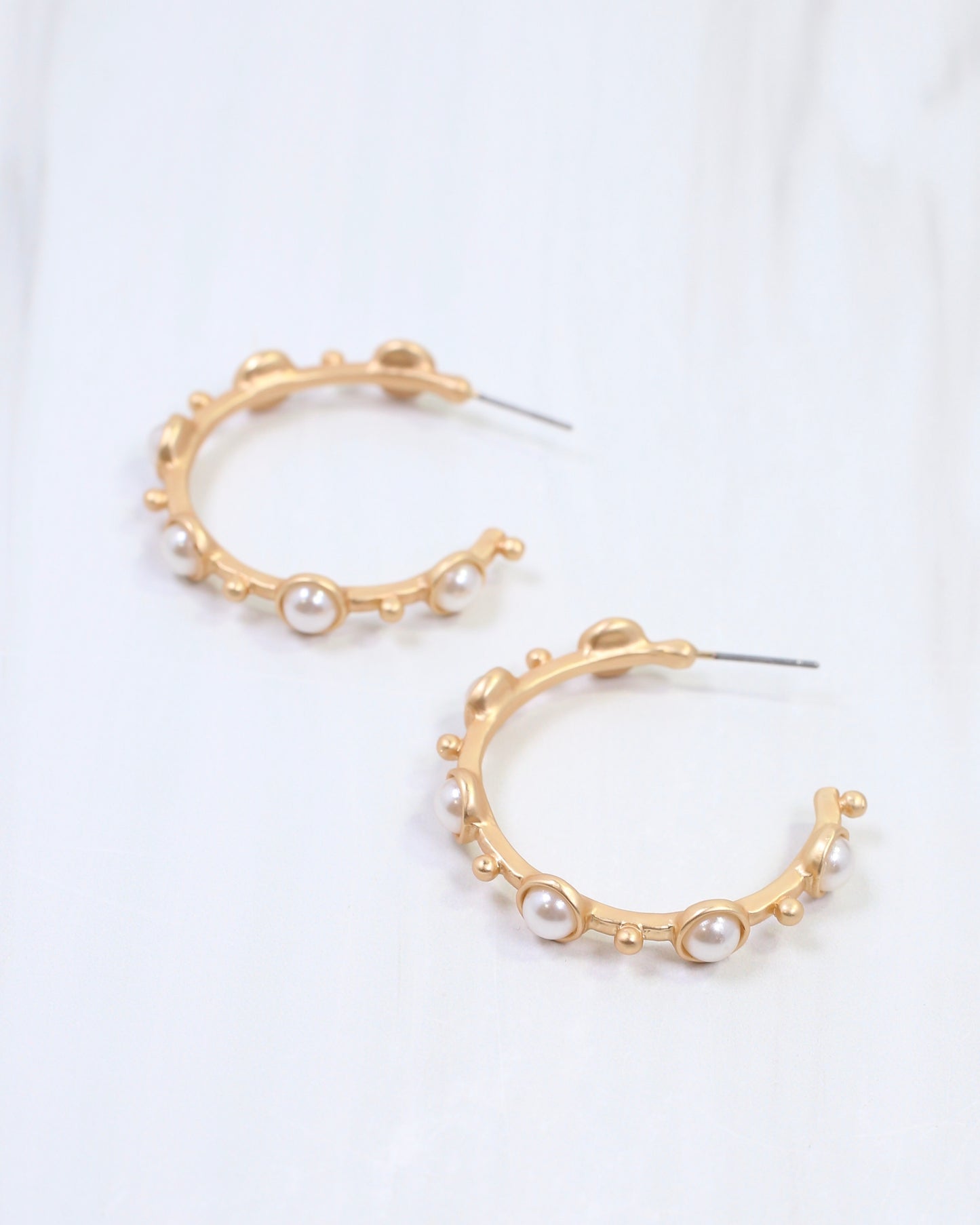 Bonnie Pearl Hoop Earring Matte Gold