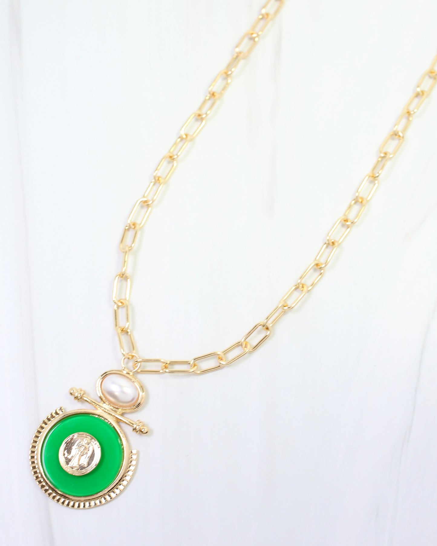 Moru Circle Pendant Necklace Green