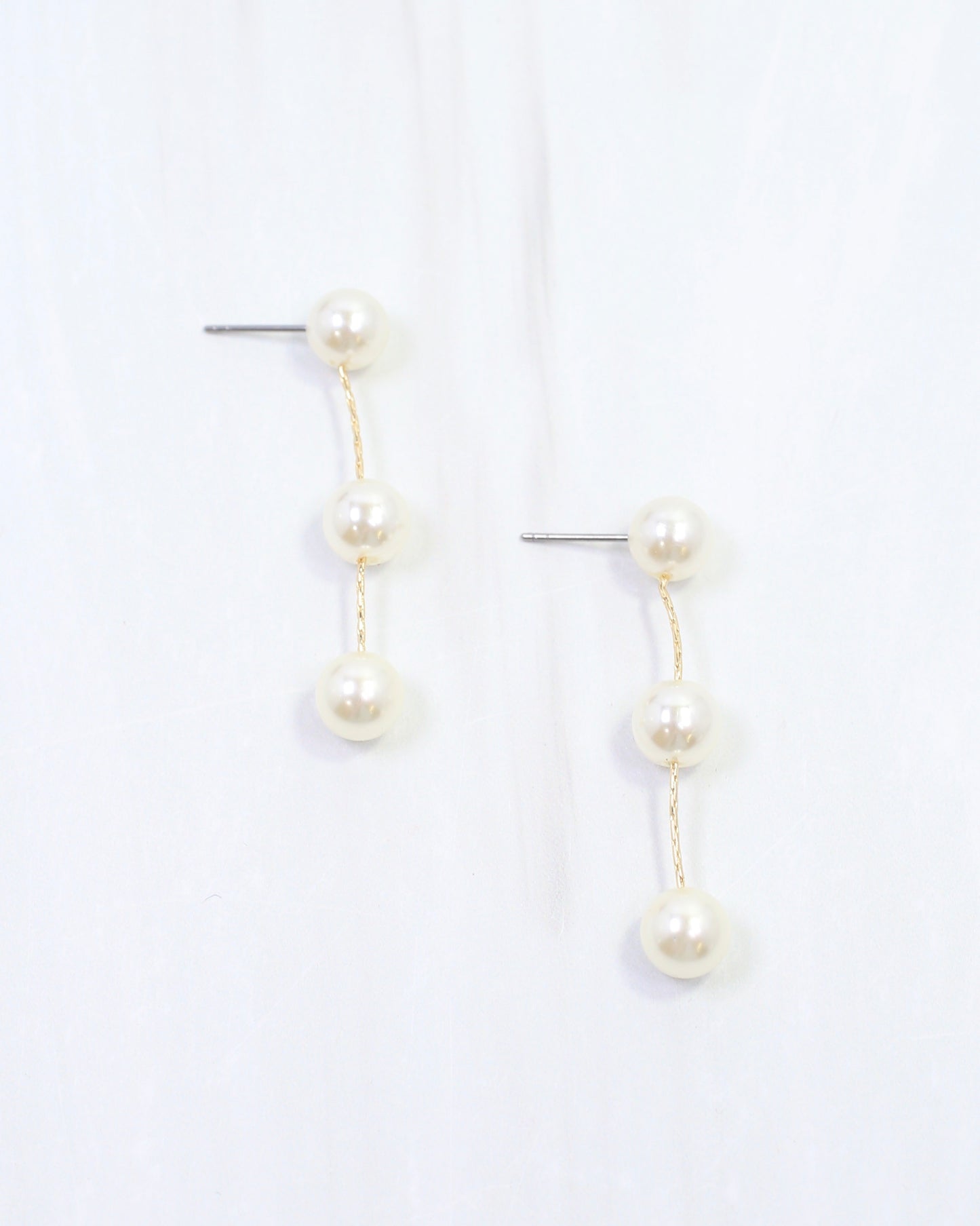 Benedict Three Pearl Drop Earring Cream
