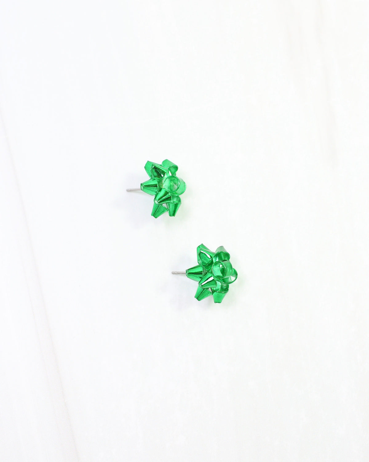 Wrap it Up Bow Stud Green