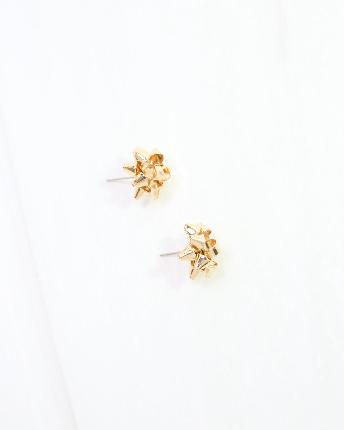 Wrap it Up Bow Stud Gold