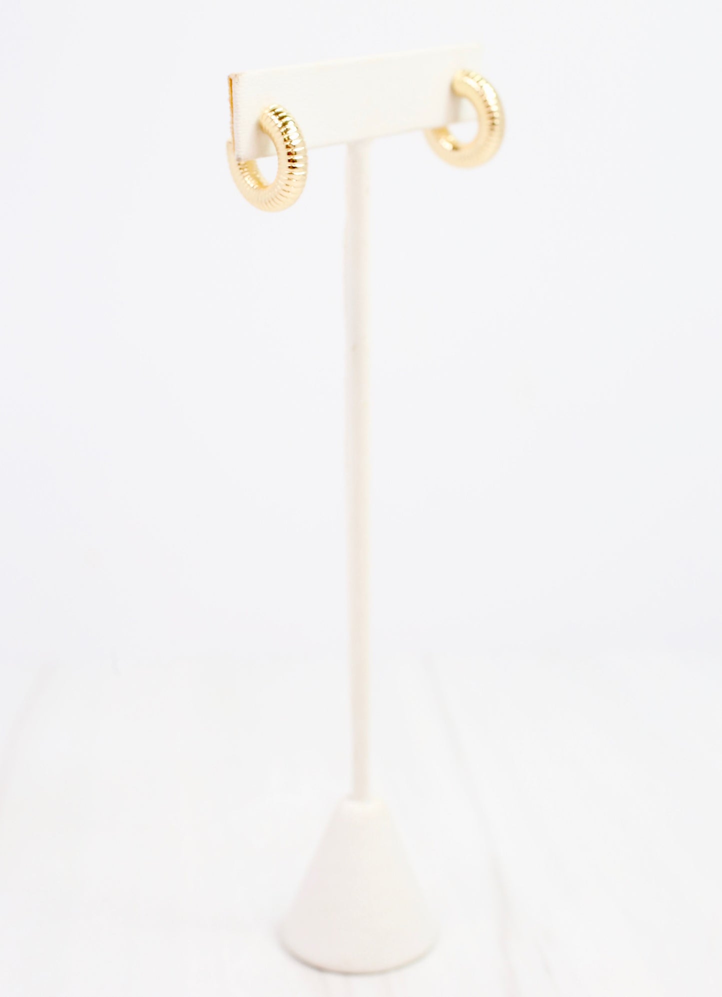 Vallance Ribbed Hoop Earring Gold