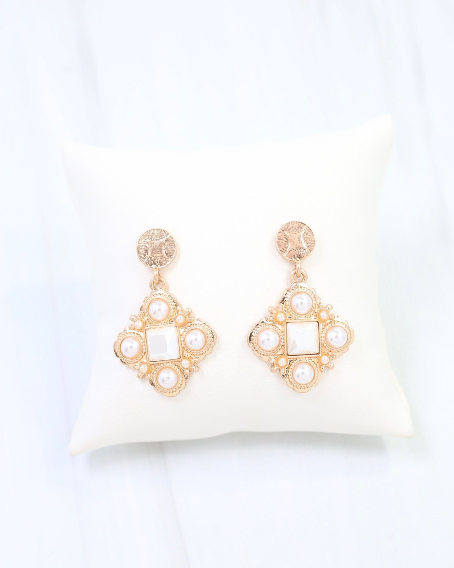 Bourke Pearl Clover Drop Earring Worn Gold