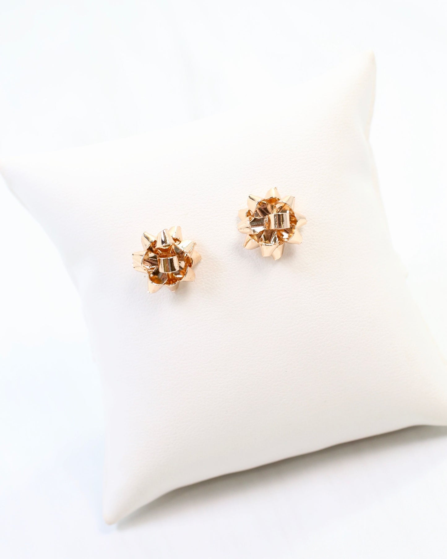 Let's Wrap Small Bow Stud Earring Gold