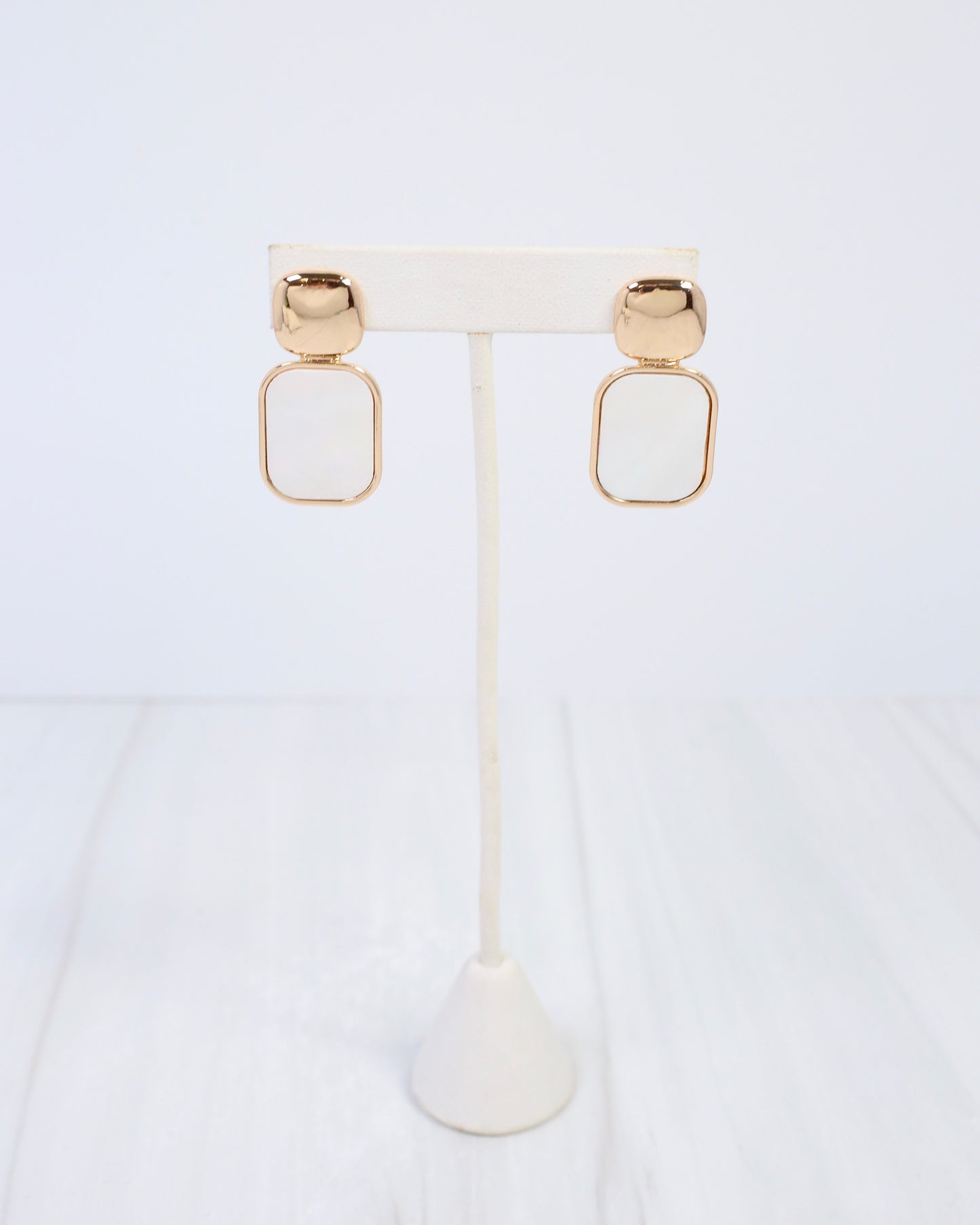 Benton Harbor Drop Earring Mother Of Pearl