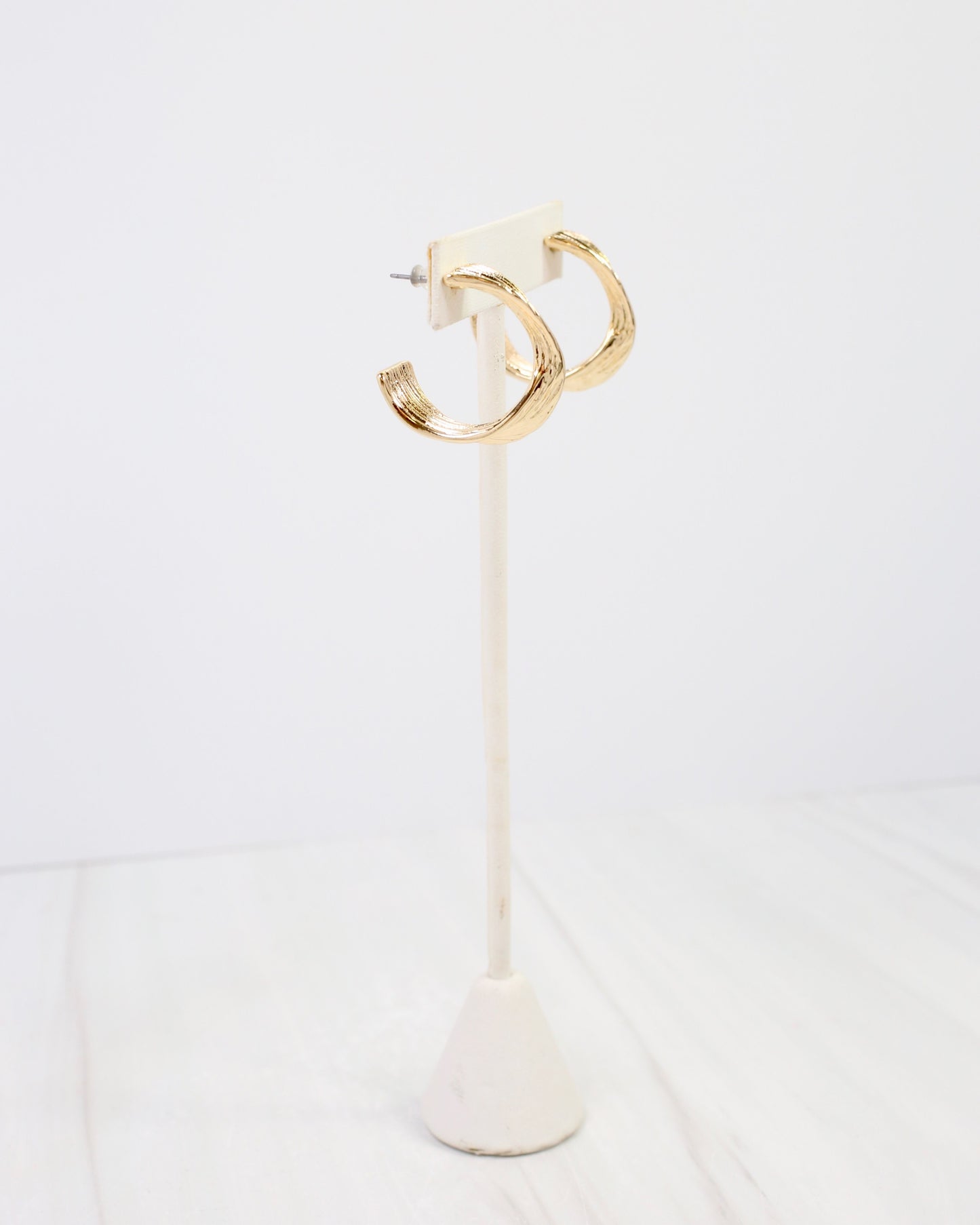 Raleigh Twist Hoop Earring Gold