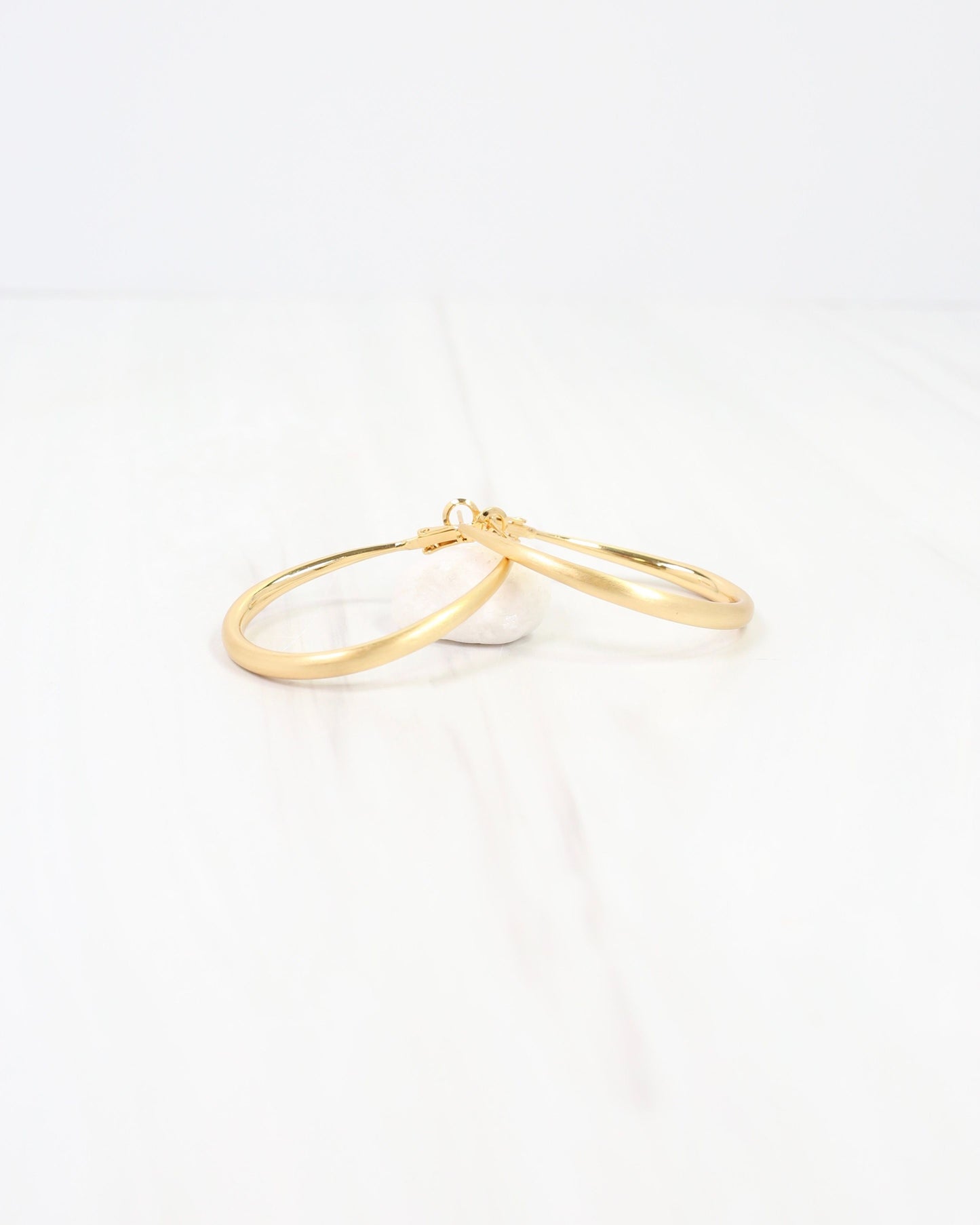 Valley City Oval Hoop Earring WR Gold