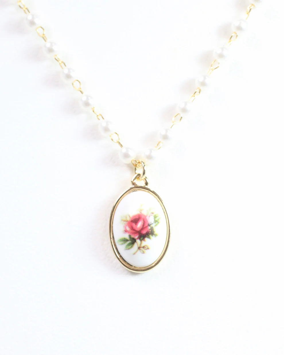 Rikimmy Rose Pendant Necklace Gold
