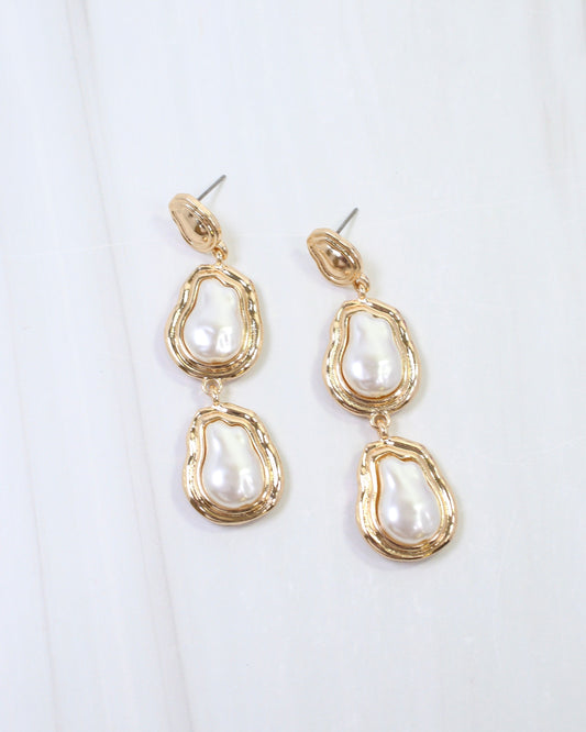 Betania Baroque Pearl Dangle Earring Gold