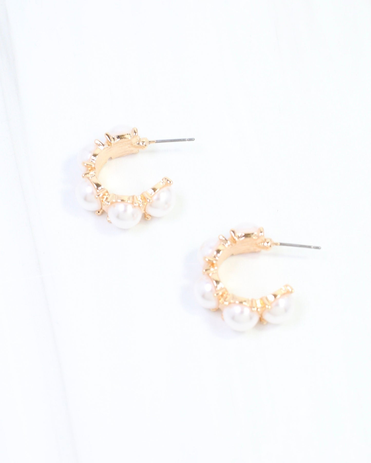 Cleo Pearl Small Hoop Earring Cream