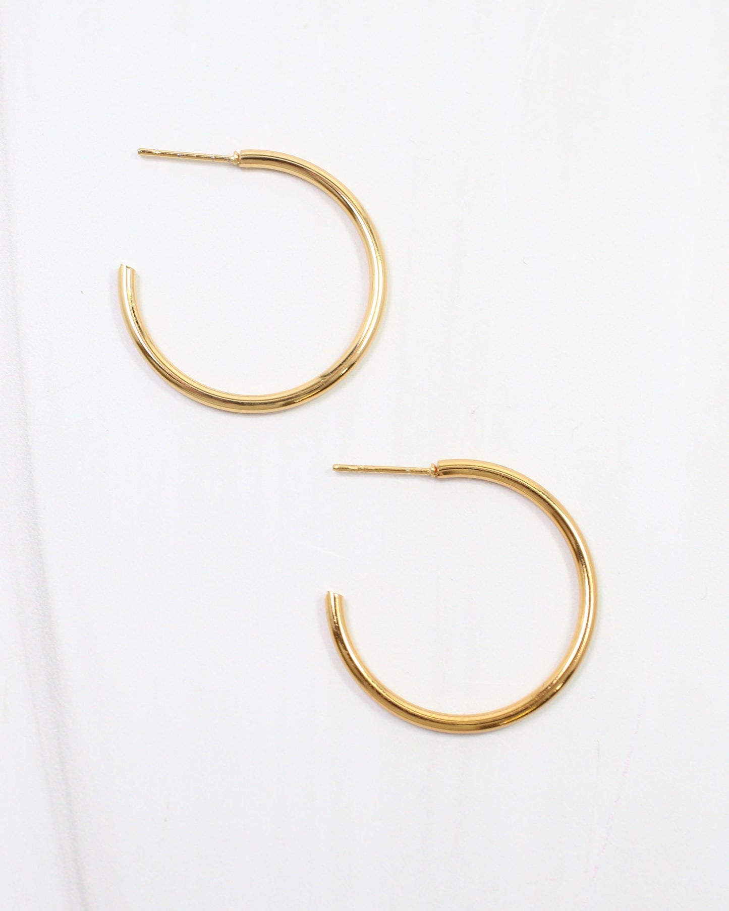 Mayor Thin Hoop Earring Gold
