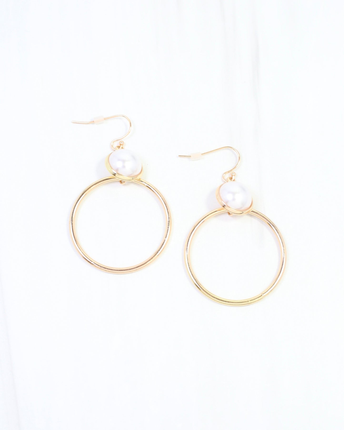 Clementine Circle Pearl Dangle Earring Gold