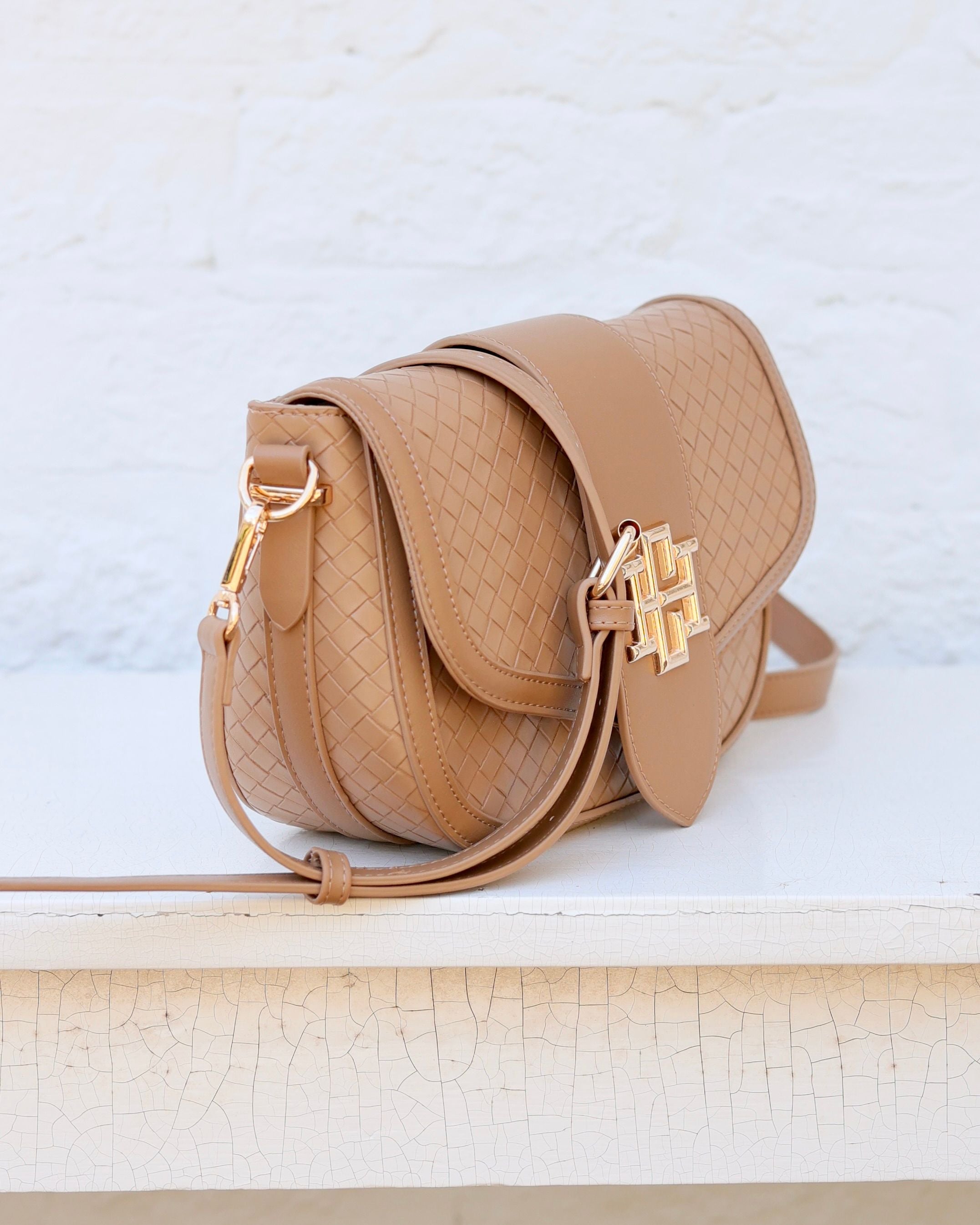 Griffin Crossbody Bag Woven Tan – Caroline Hill