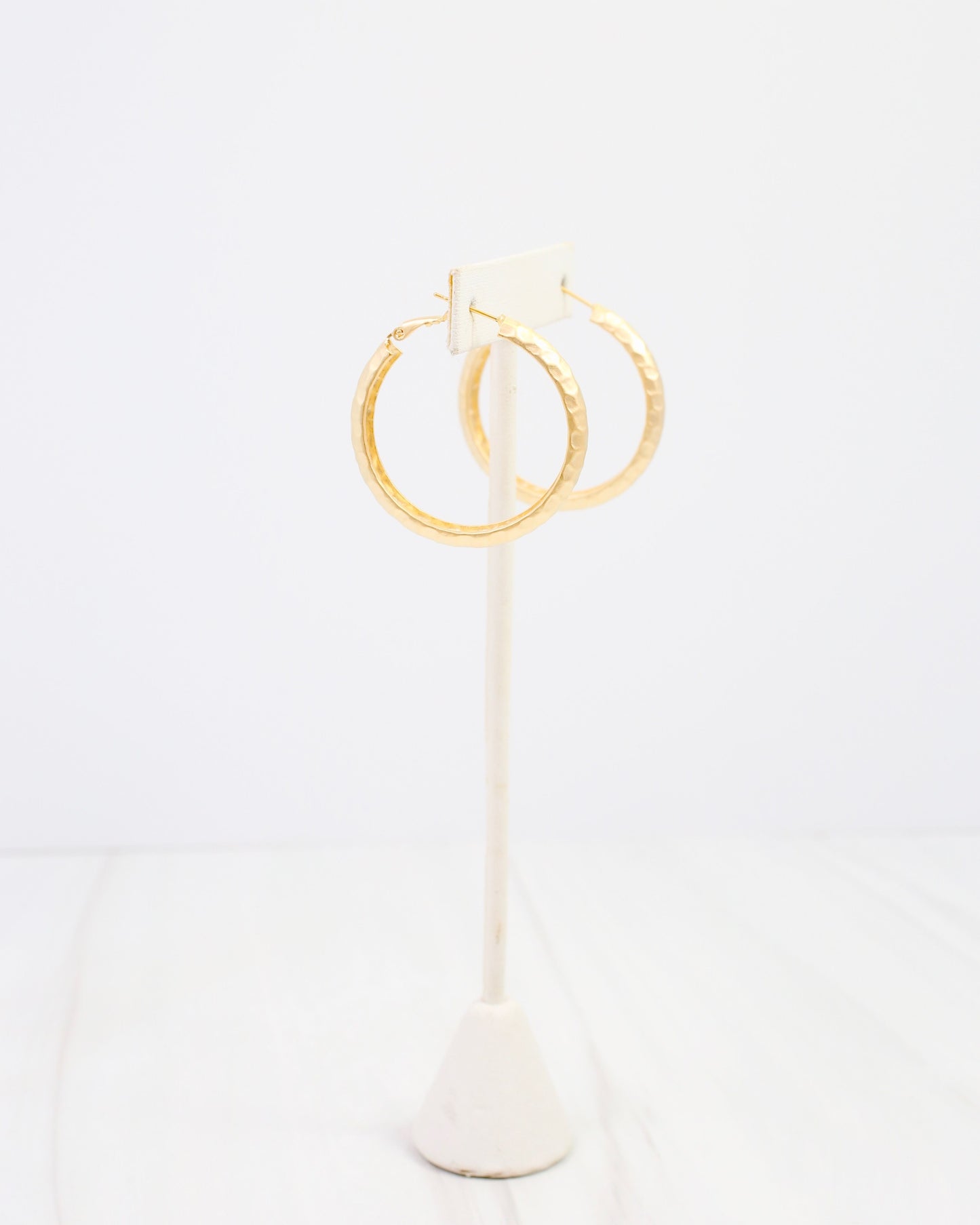 Fort Lee Hammered Hoop Earring WR Matte Gold