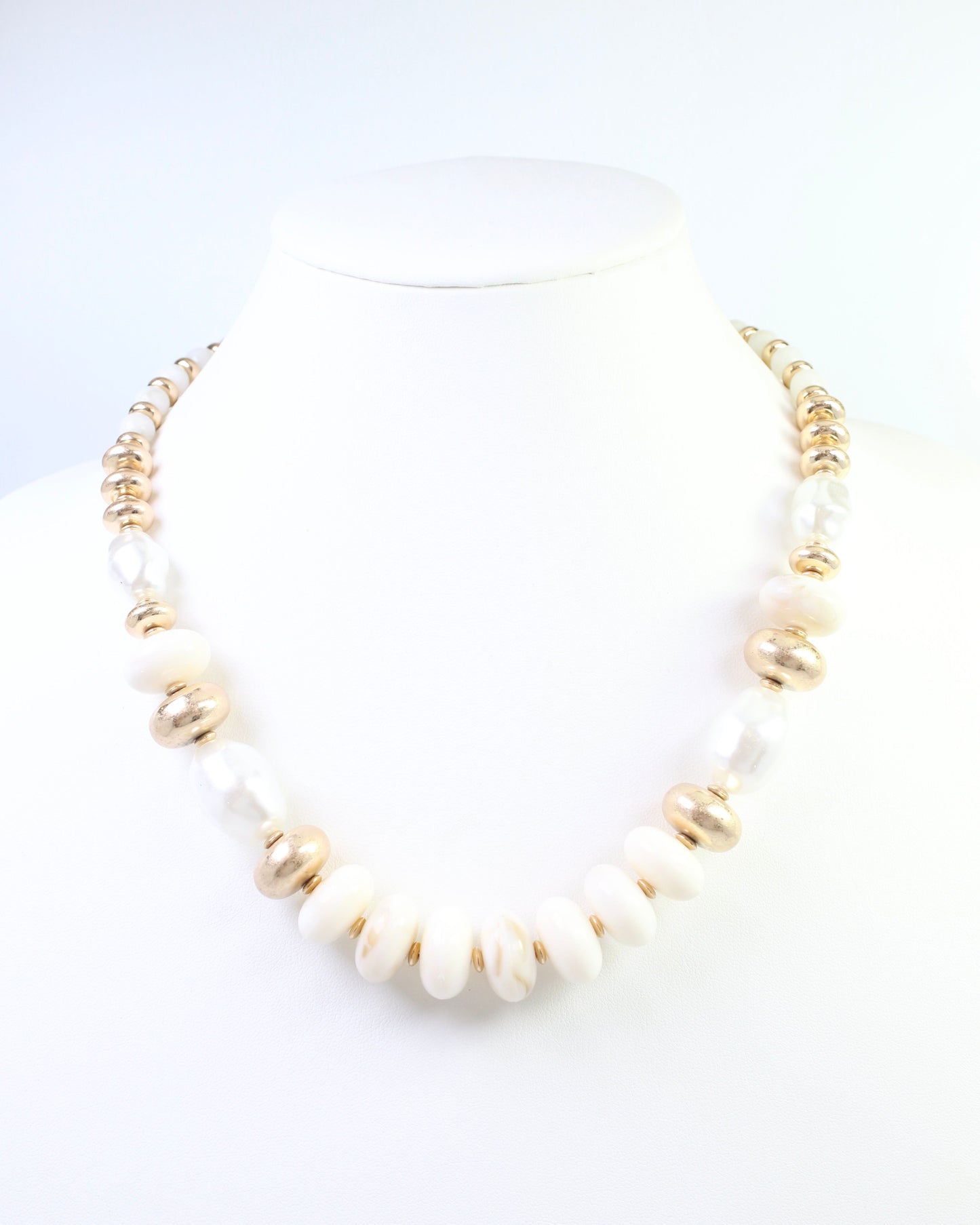 Abenger Beaded Necklace White