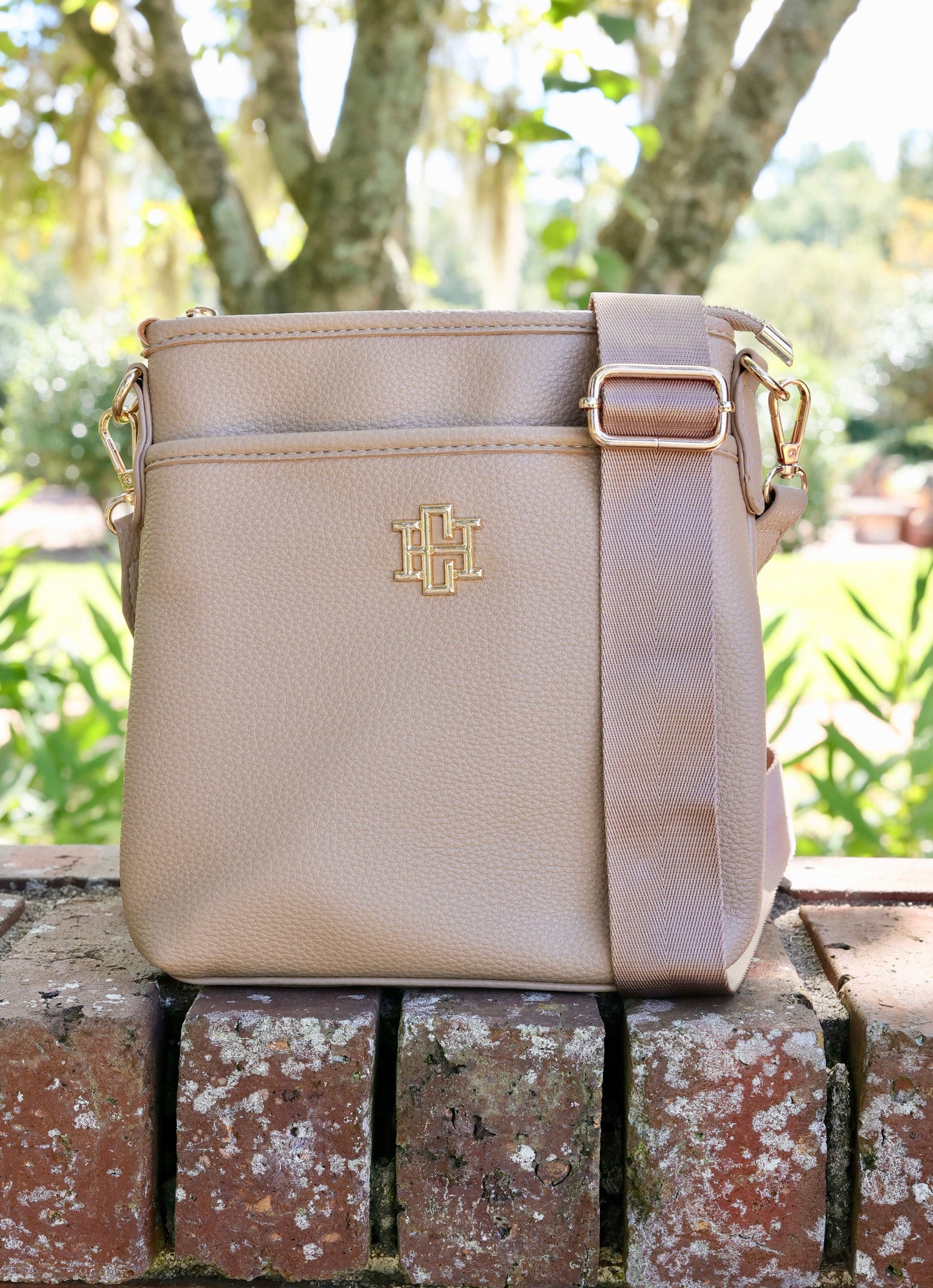 Briggs Crossbody Taupe