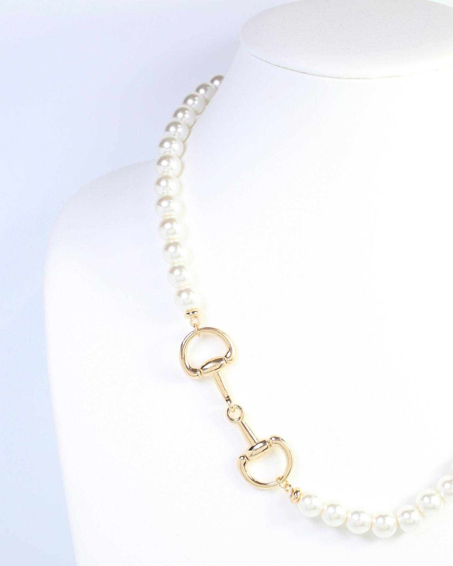 Elisa Pearl Beaded Horsebit Necklace Cream