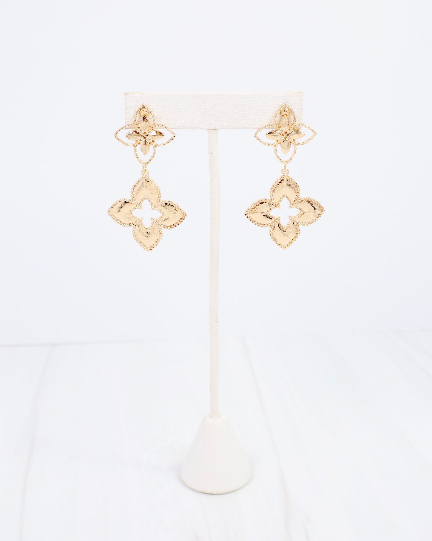 Guymon Quatrefoil Dangle Earring WR Gold