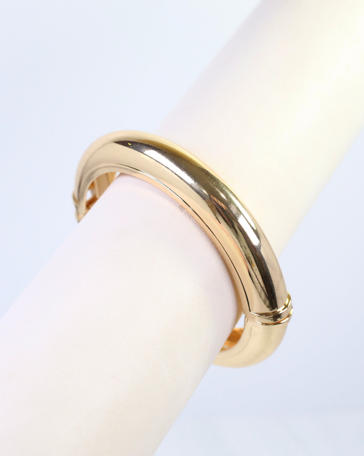 Austyn Round Hinge Bangle Bracelet Gold