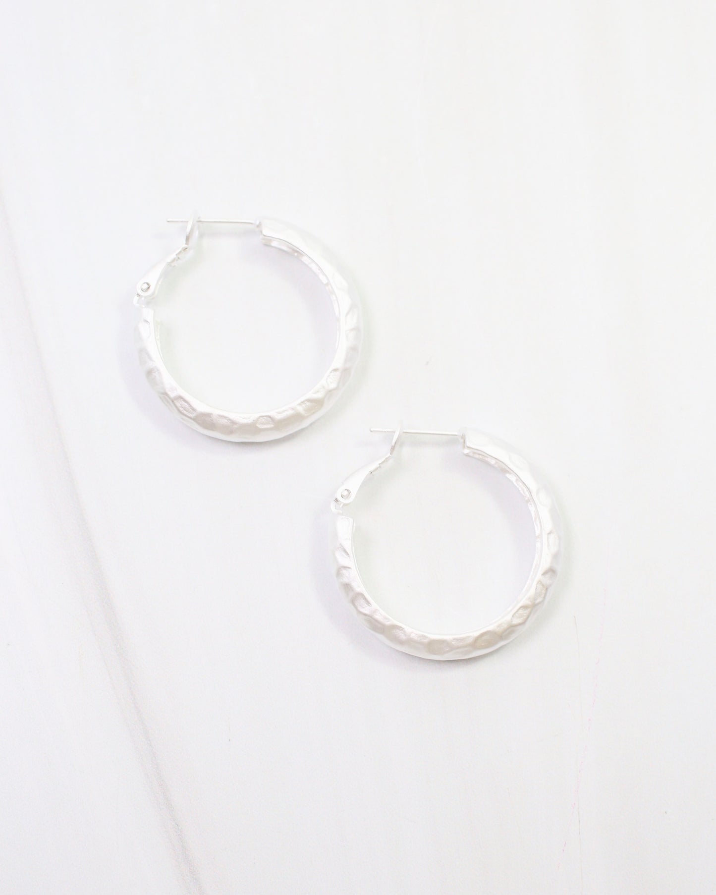 Glassboro Hammered Hoop Earring WR Matte Silver