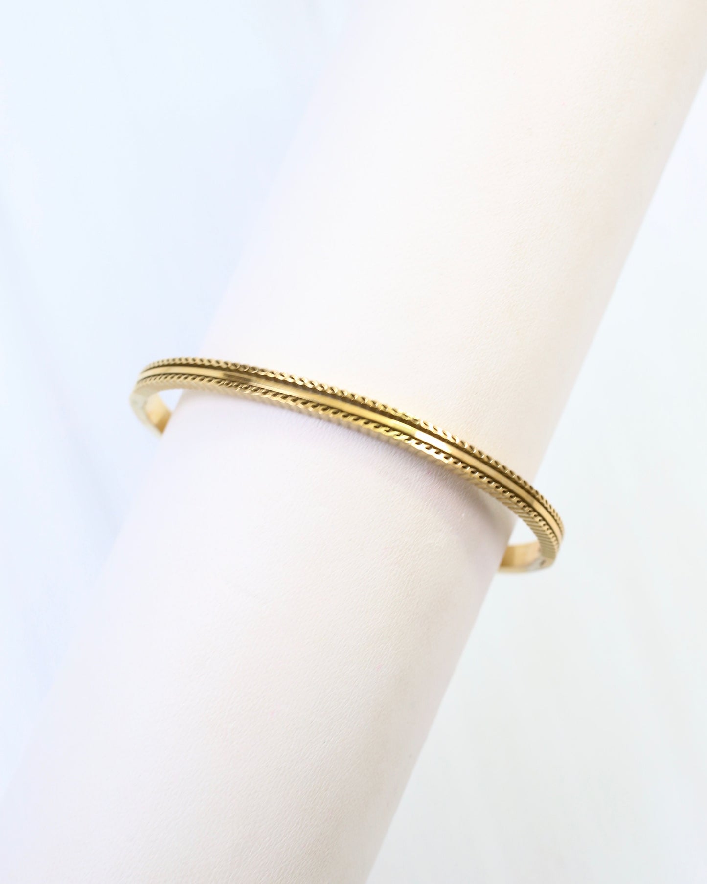 Eastham Bangle Bracelet Gold