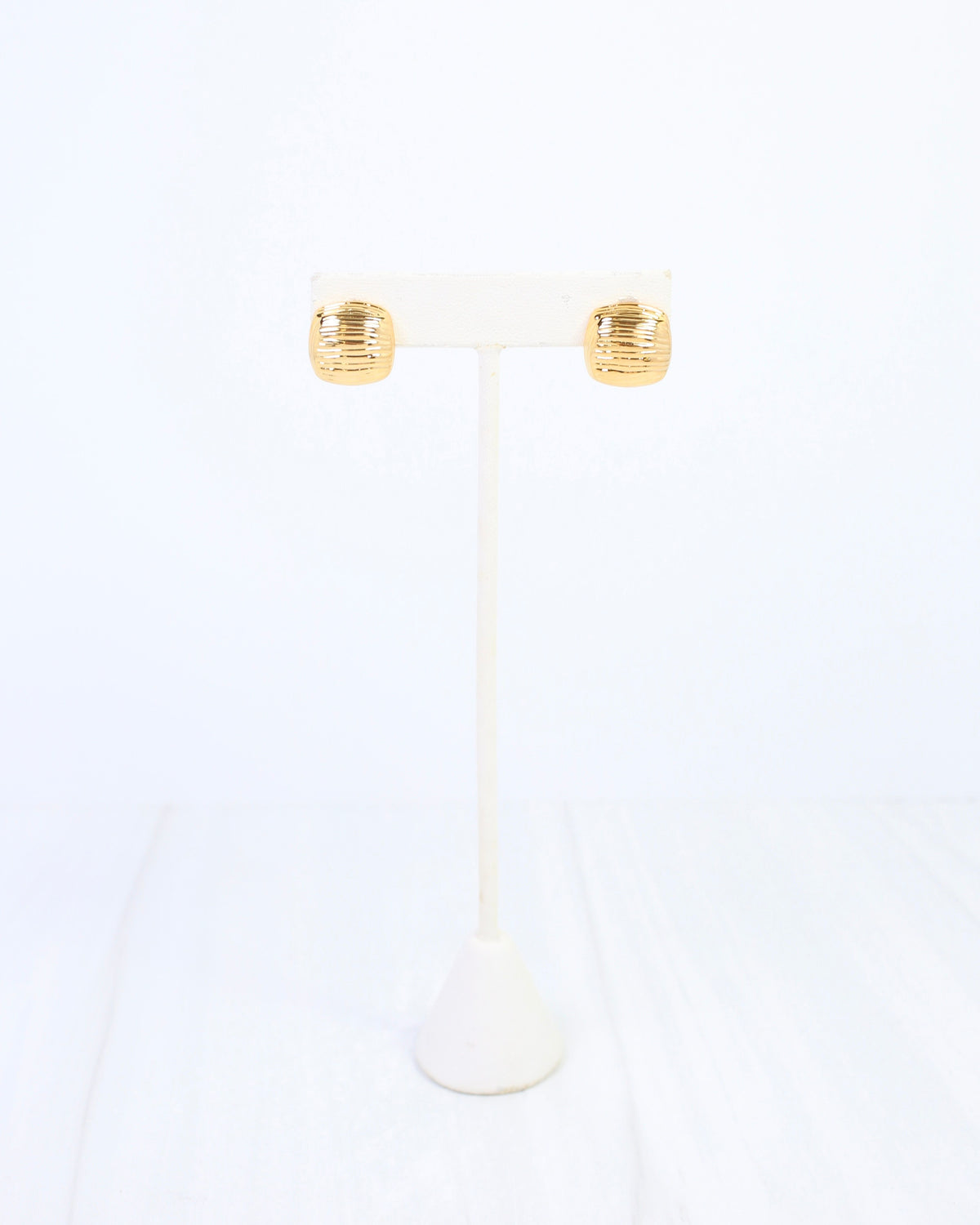 Alema Textured Stud Earring WR Gold