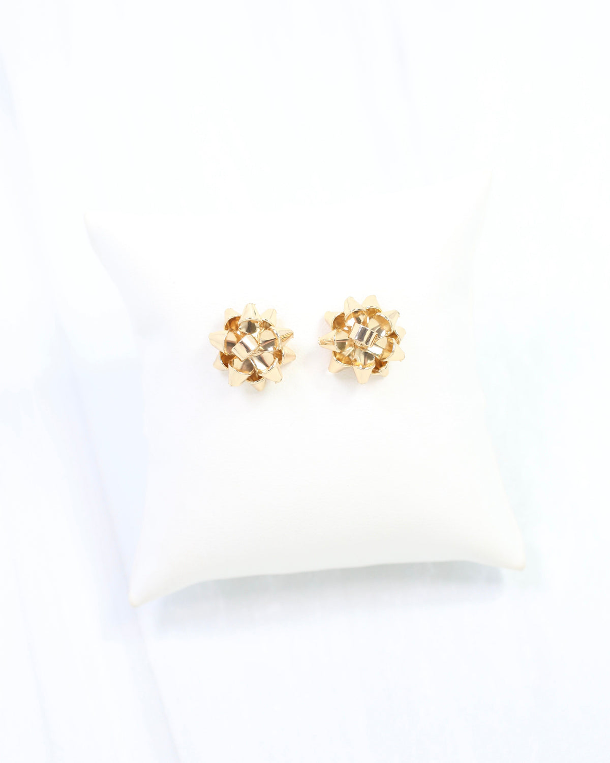 Wrap it Up Bow Stud Gold