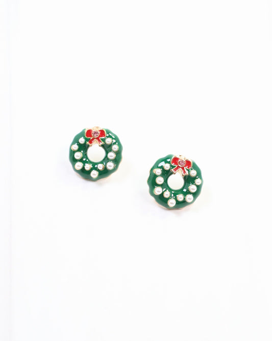 Rockin the Wreath Stud Pearl