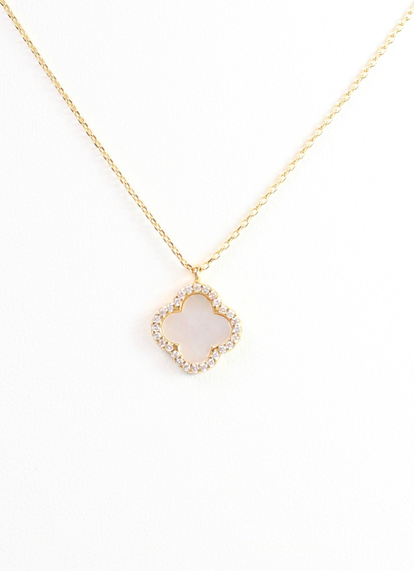 Yamaska Clover Necklace Mother of Pearl