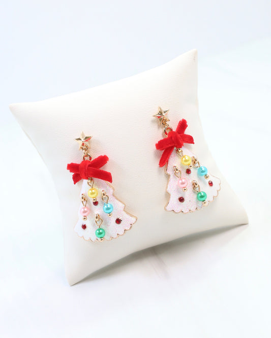 Christmas Tree Earring with Bow and Pearls White