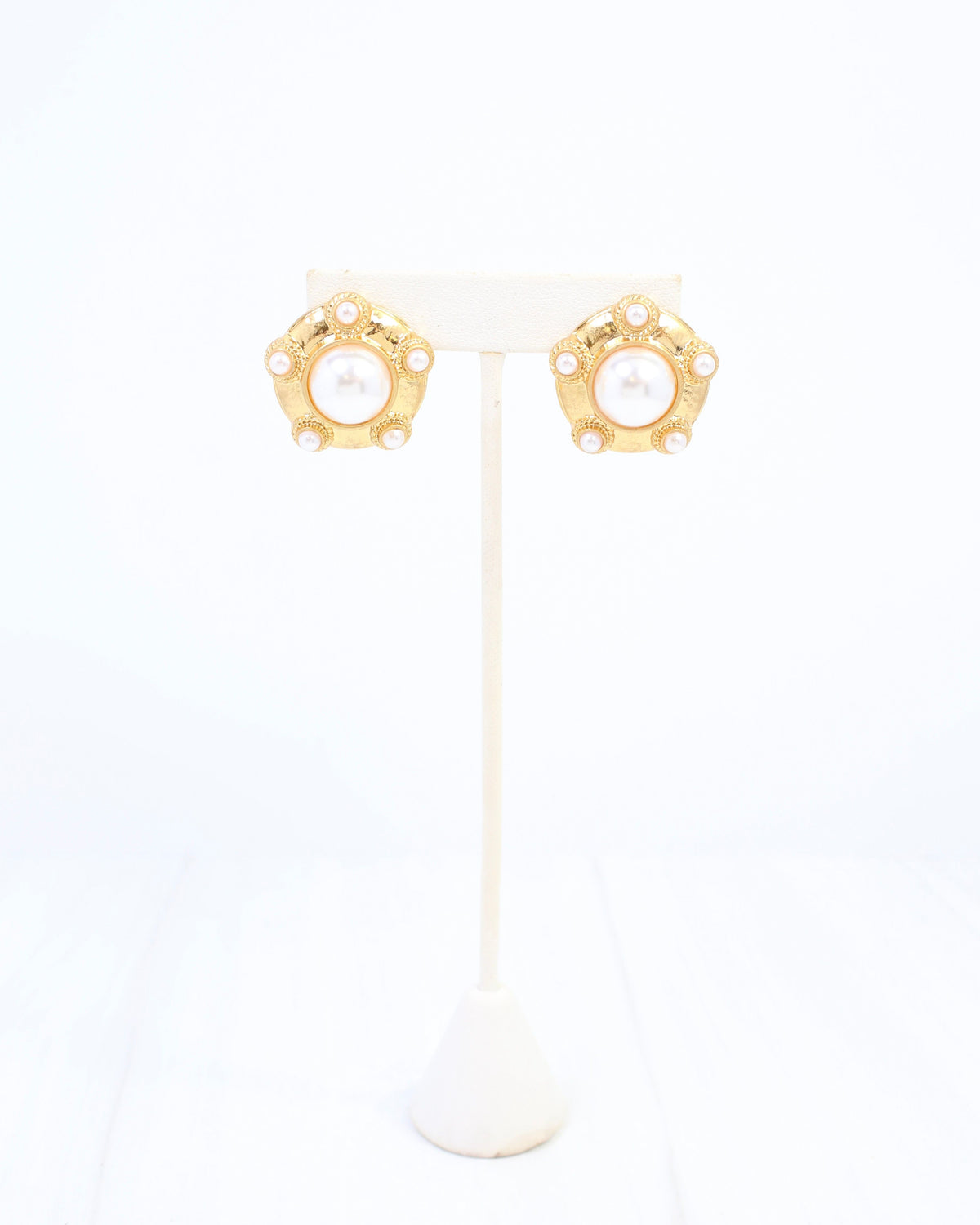 Britannia Pearl Stud Earring WRVG