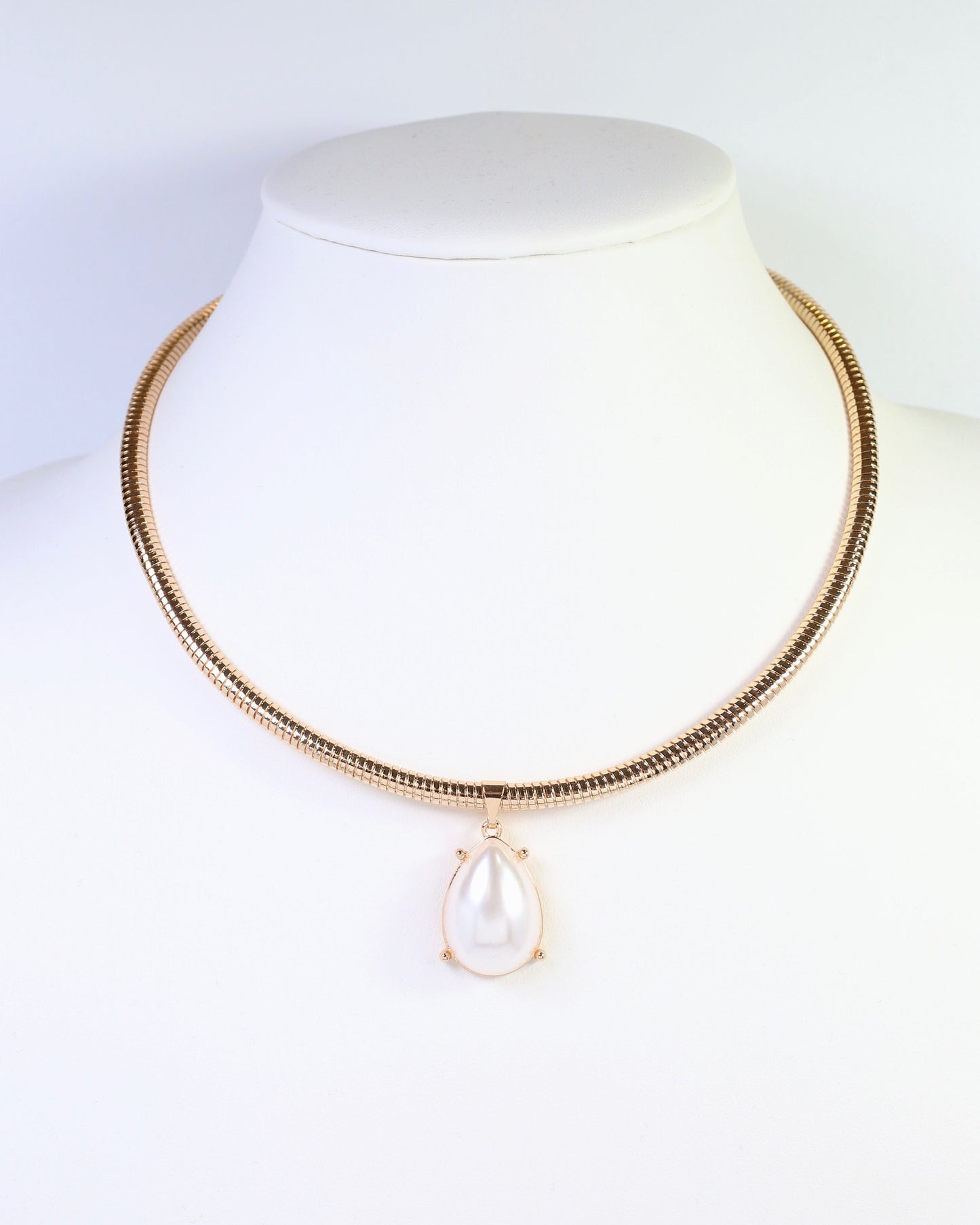 New Windsor Pendant Chain Necklace Pearl
