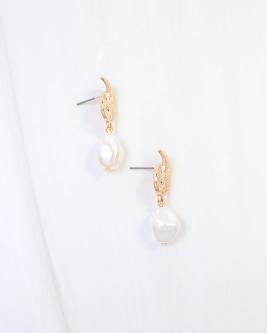 Oswego Shell Pearl Drop Earring Gold