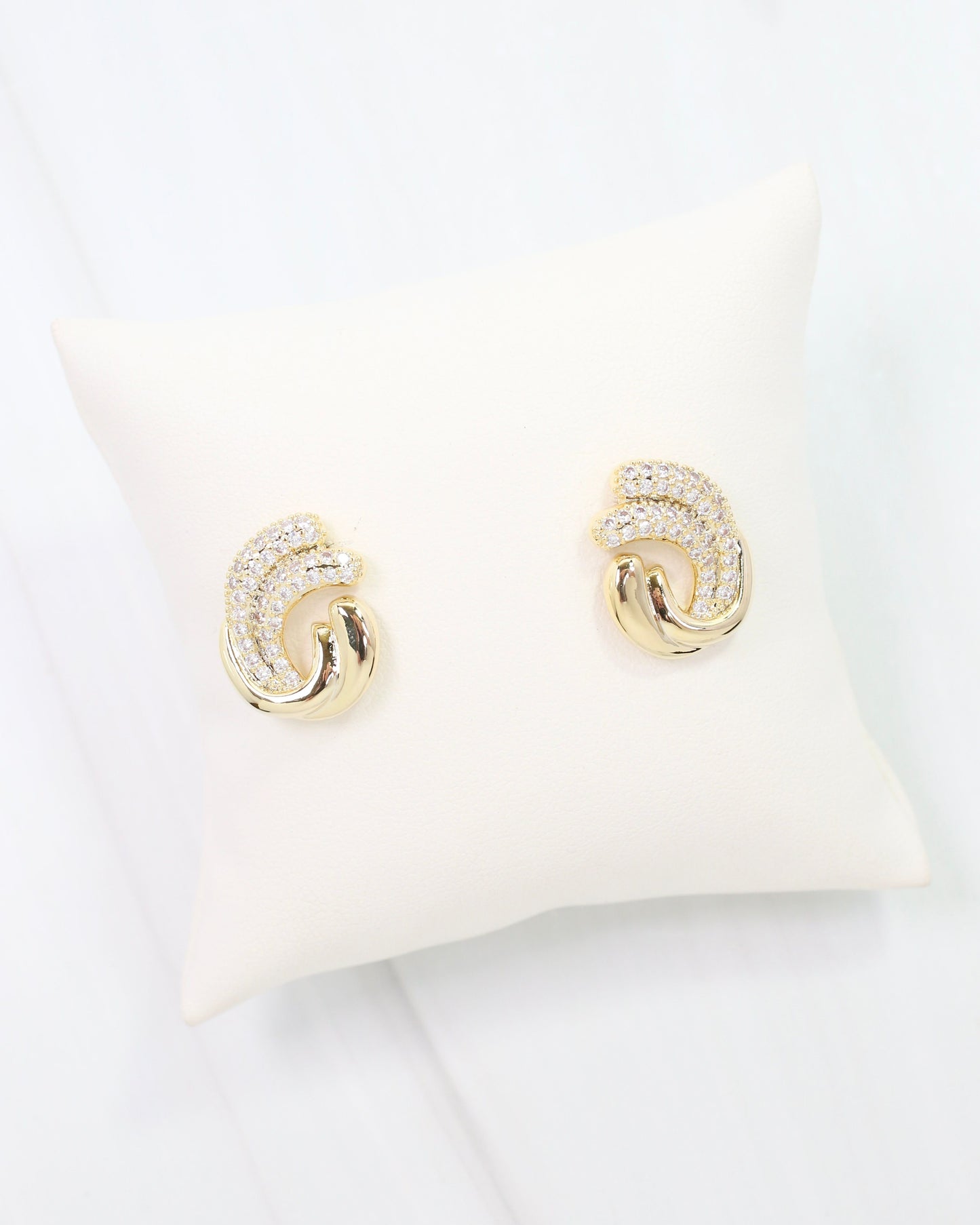Vann CZ Swirl Earring Gold