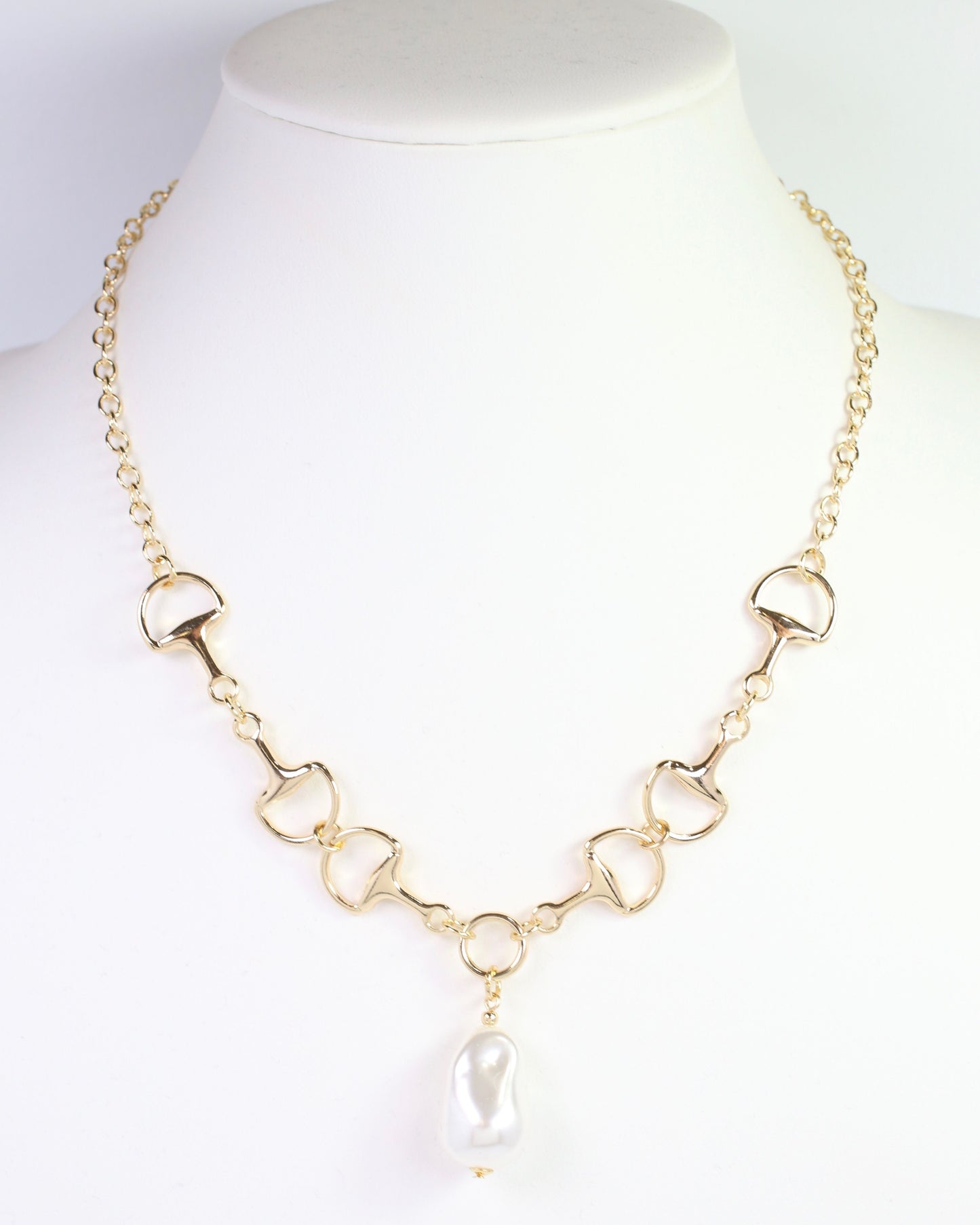 Winx Pearl and Horsebit Necklace Gold