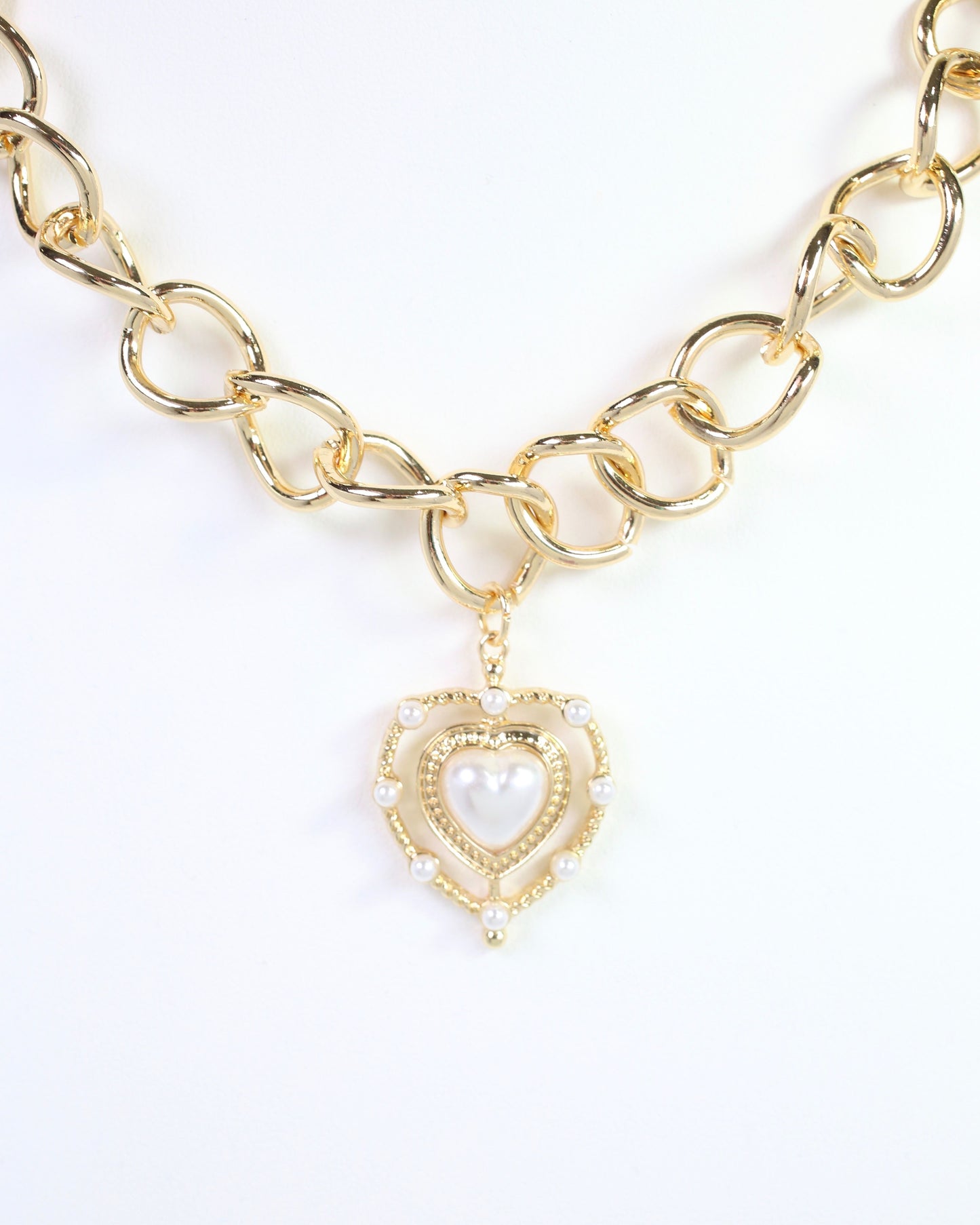 Bartle Chain Necklace with Heart Pendant Gold