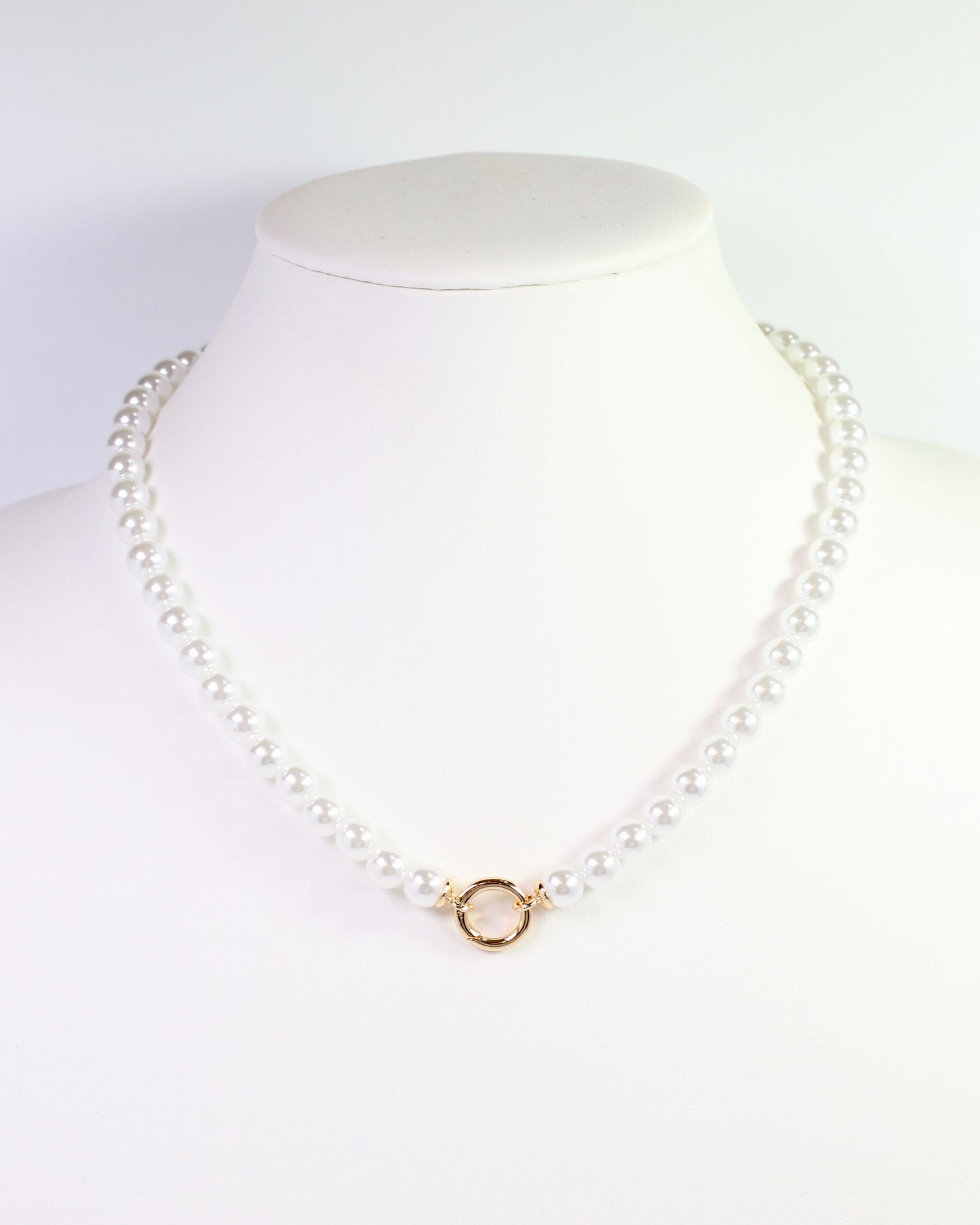 Oberlin Pearl Necklace with Charm Clasp Cream