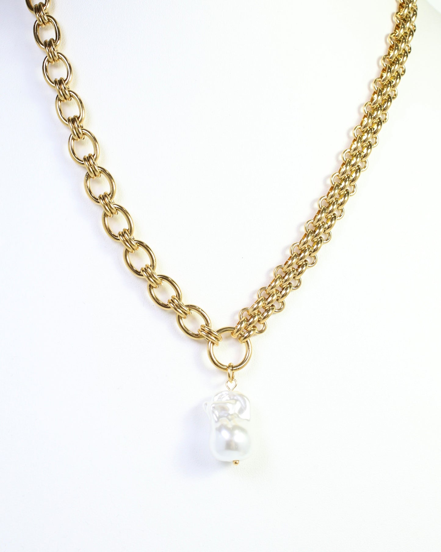 Coralie Asymmetric Link Pearl Necklace WP Gold