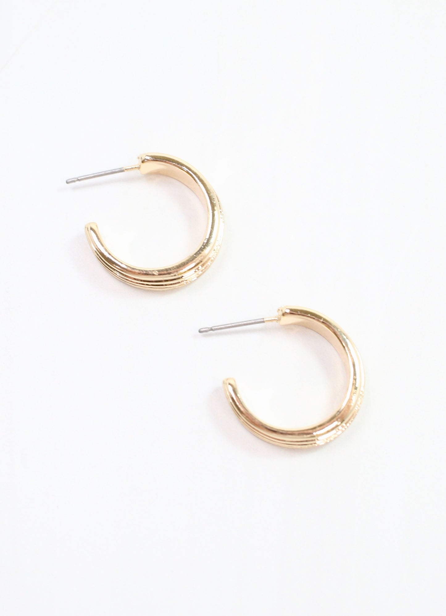 Fisher Ribbed Hoop Earring Gold