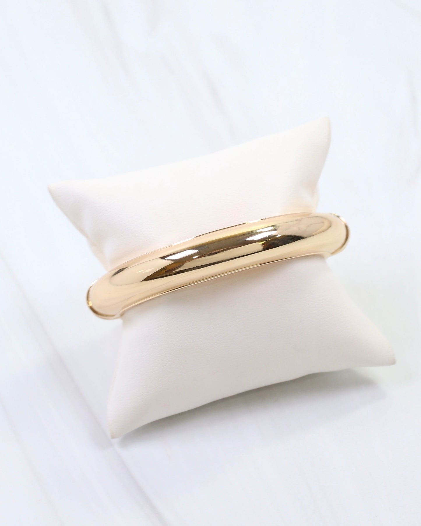 Austyn Round Hinge Bangle Bracelet Gold