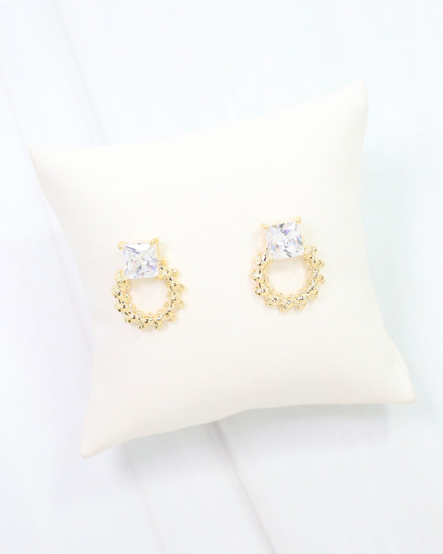 Sykes CZ Circle Earring Gold