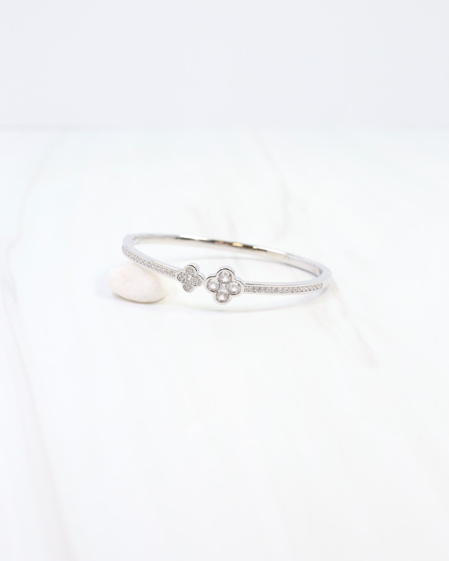 Passaic Clover CZ Hinge Bracelet WR Silver